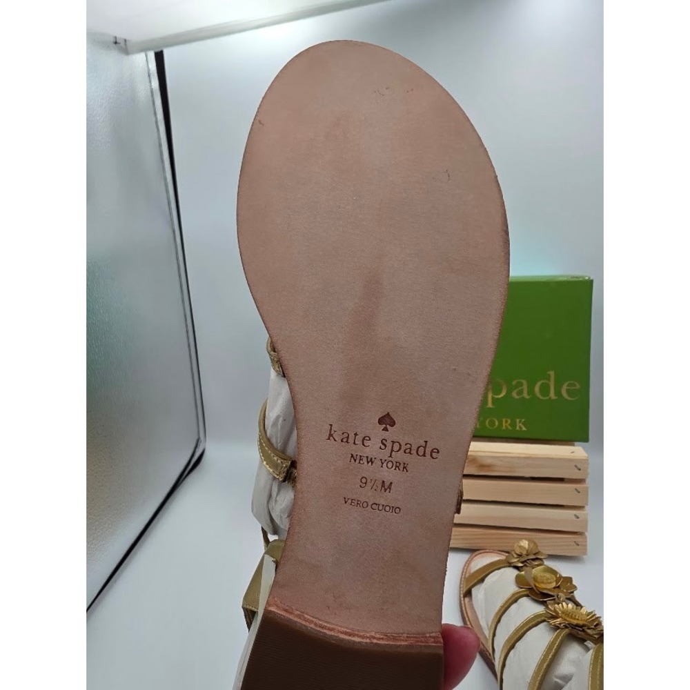 Kate Spade Sadia Sandals Women 9.5 Gold Metallic Floral 3DFlower S119021 Strappy - Picture 4 of 6